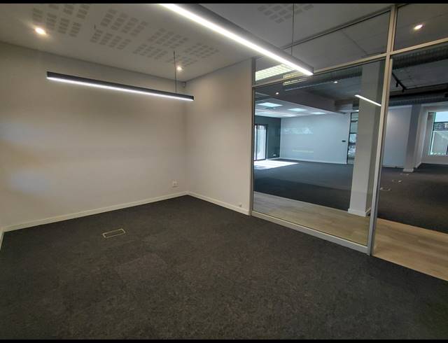 630M² OFFICE TO LET IN LONEHILL